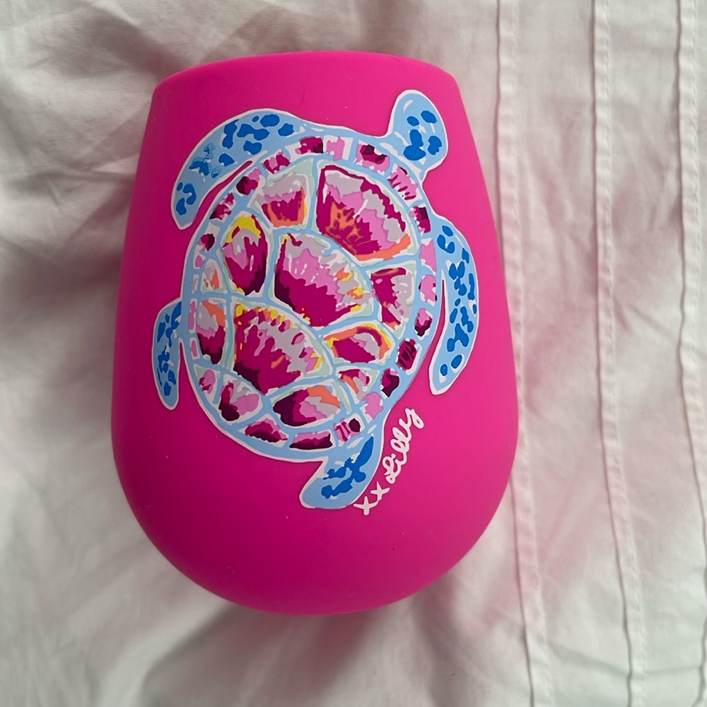 Lilly Pulitzer silicone wine cup with turtle